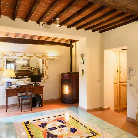 Casa Di Chiarilu' Apartment *